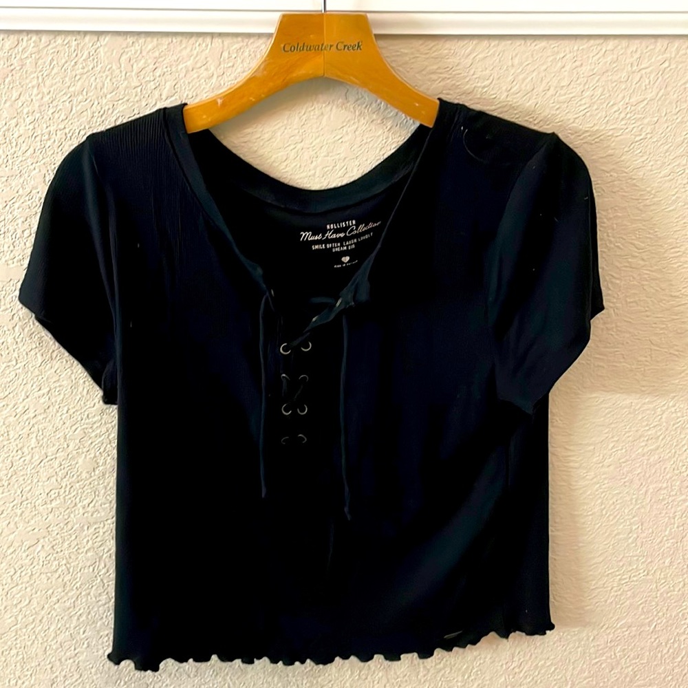 Hollister Black cropped shirt.